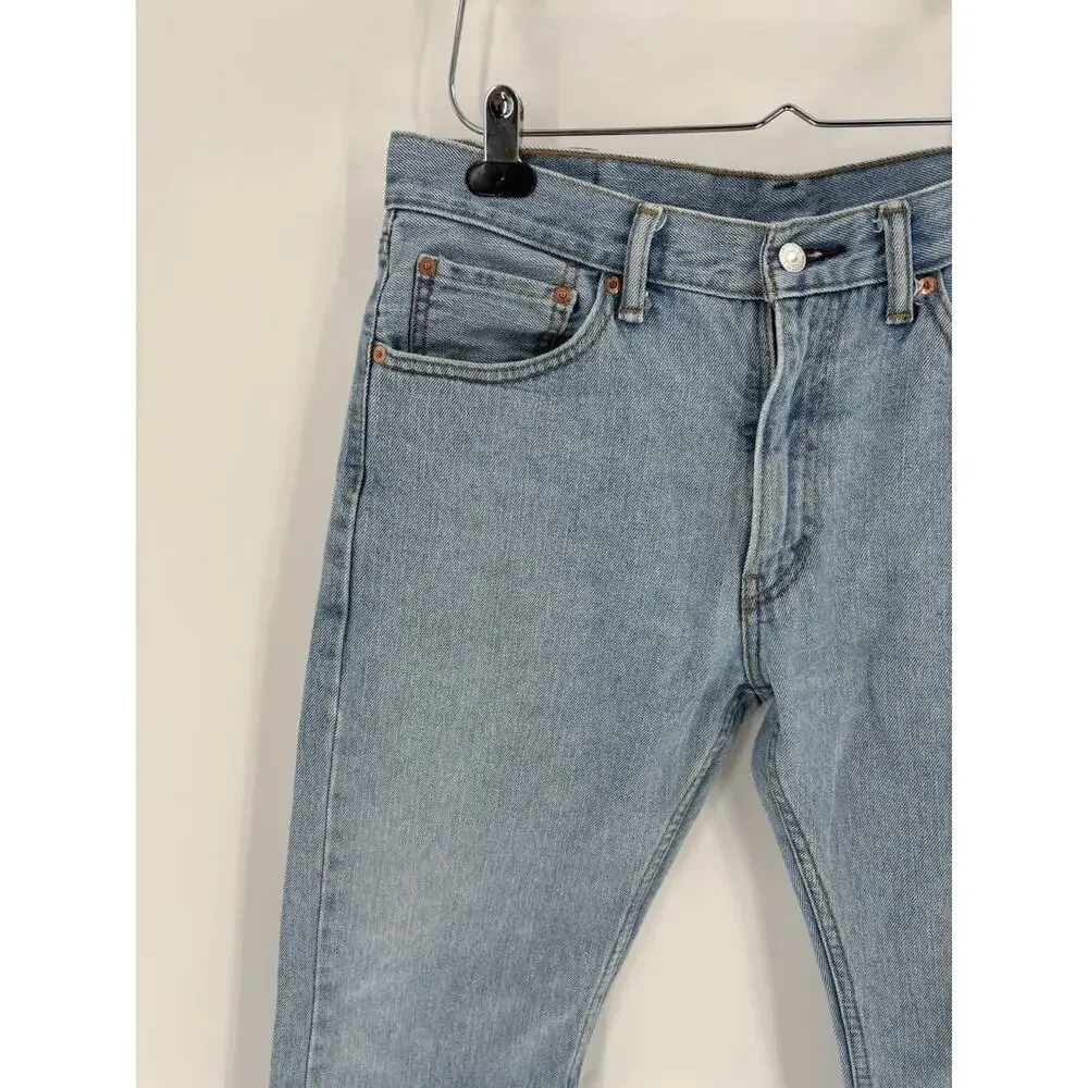 Levi’s Jeans 505 Mens 32x30 Blue Light Wash Denim Straight Leg Logo Patch